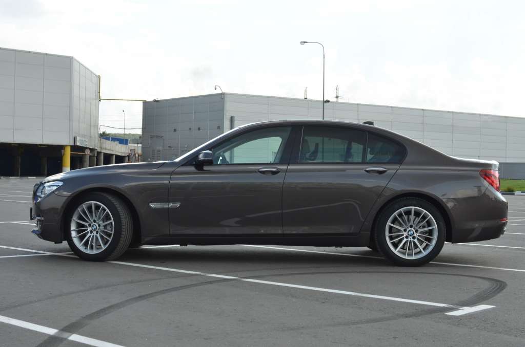 BMW 7 серия рестайлинг