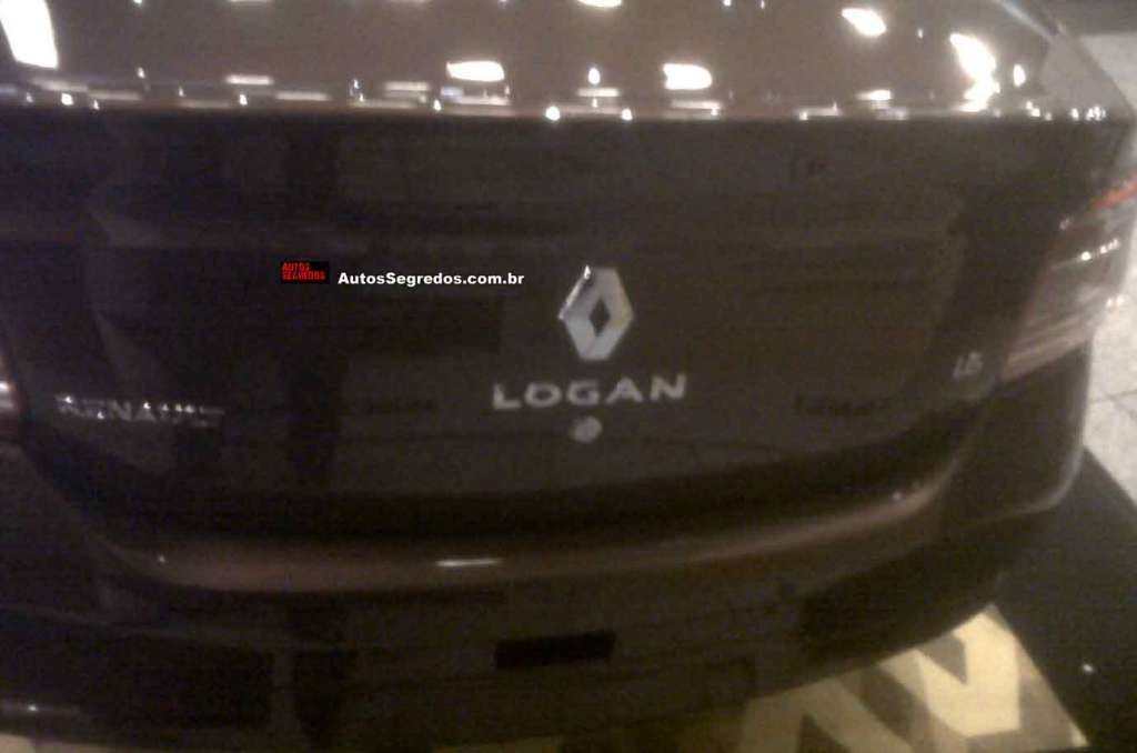 2014-Renault-Logan